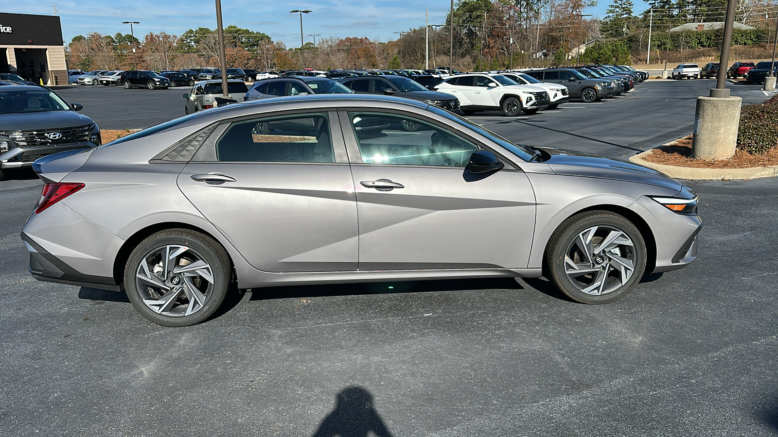 2025 Hyundai Elantra  8