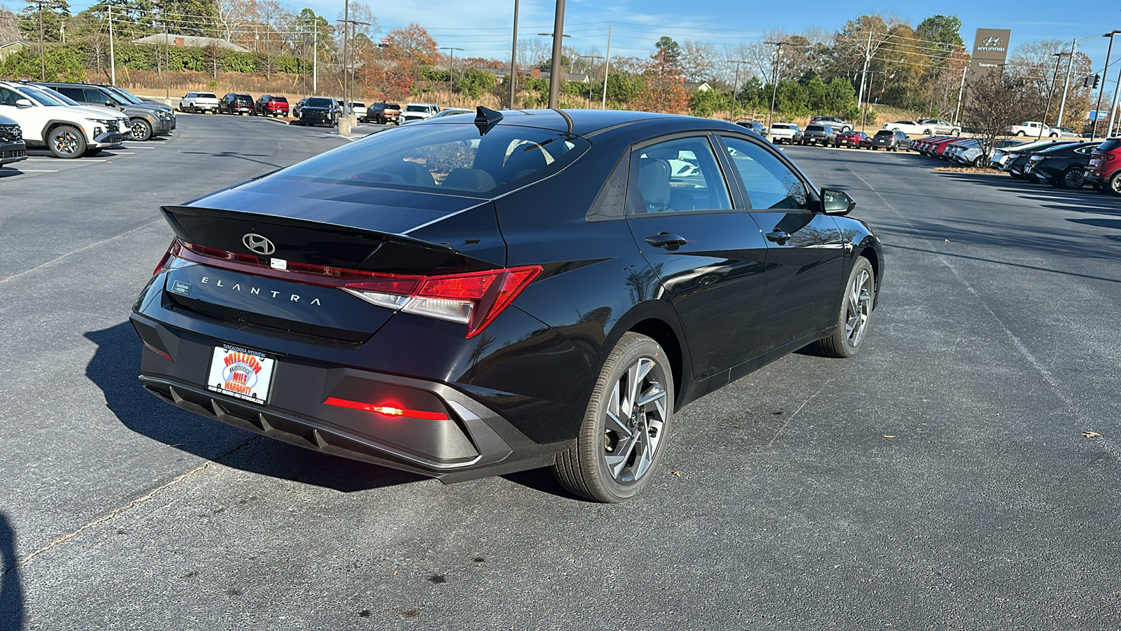 2025 Hyundai Elantra  7