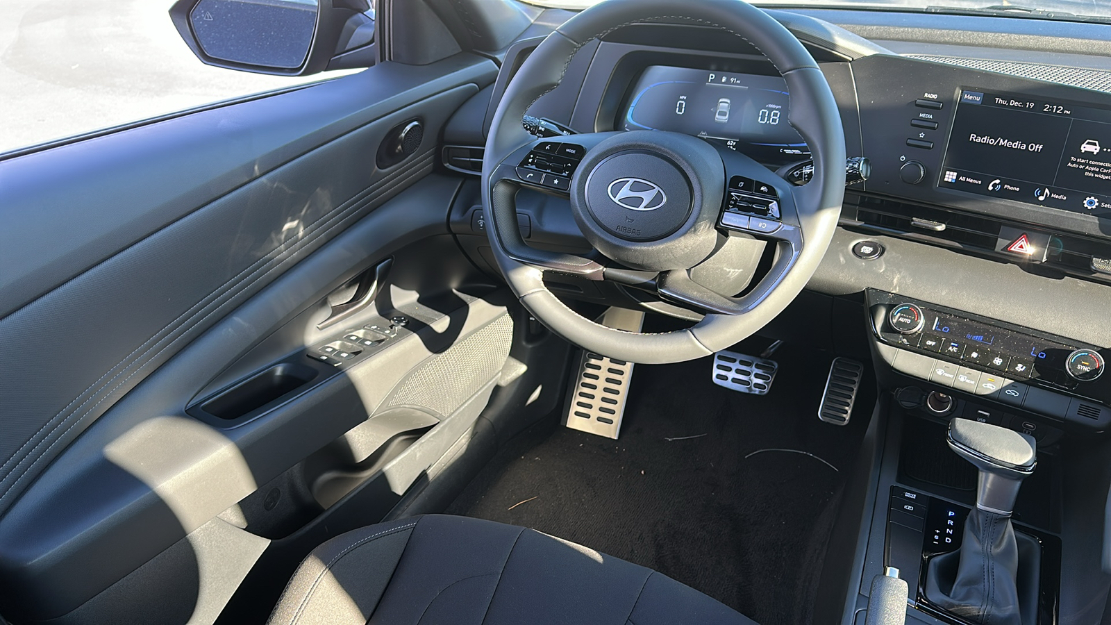 2025 Hyundai Elantra  26