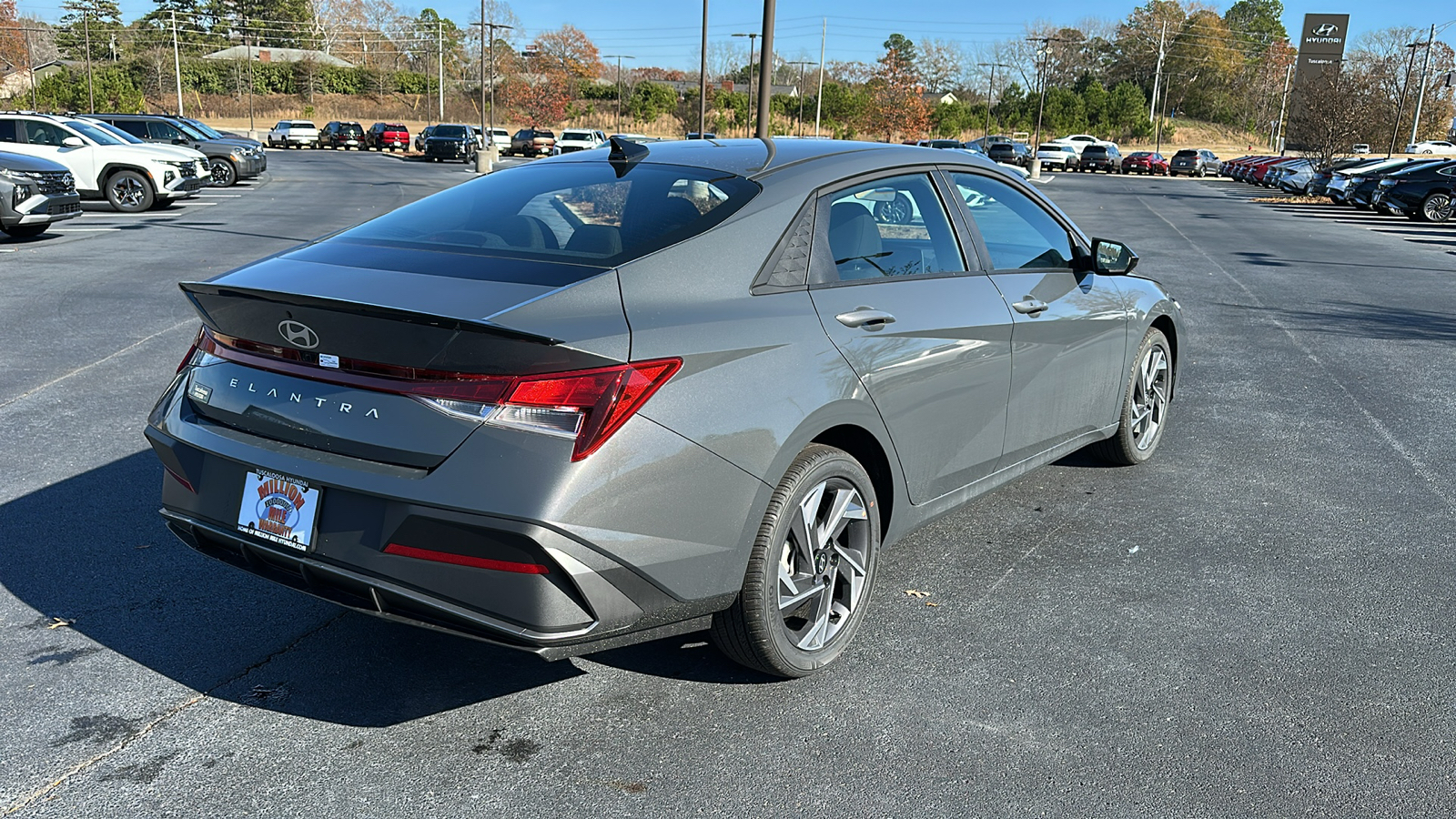 2025 Hyundai Elantra  7