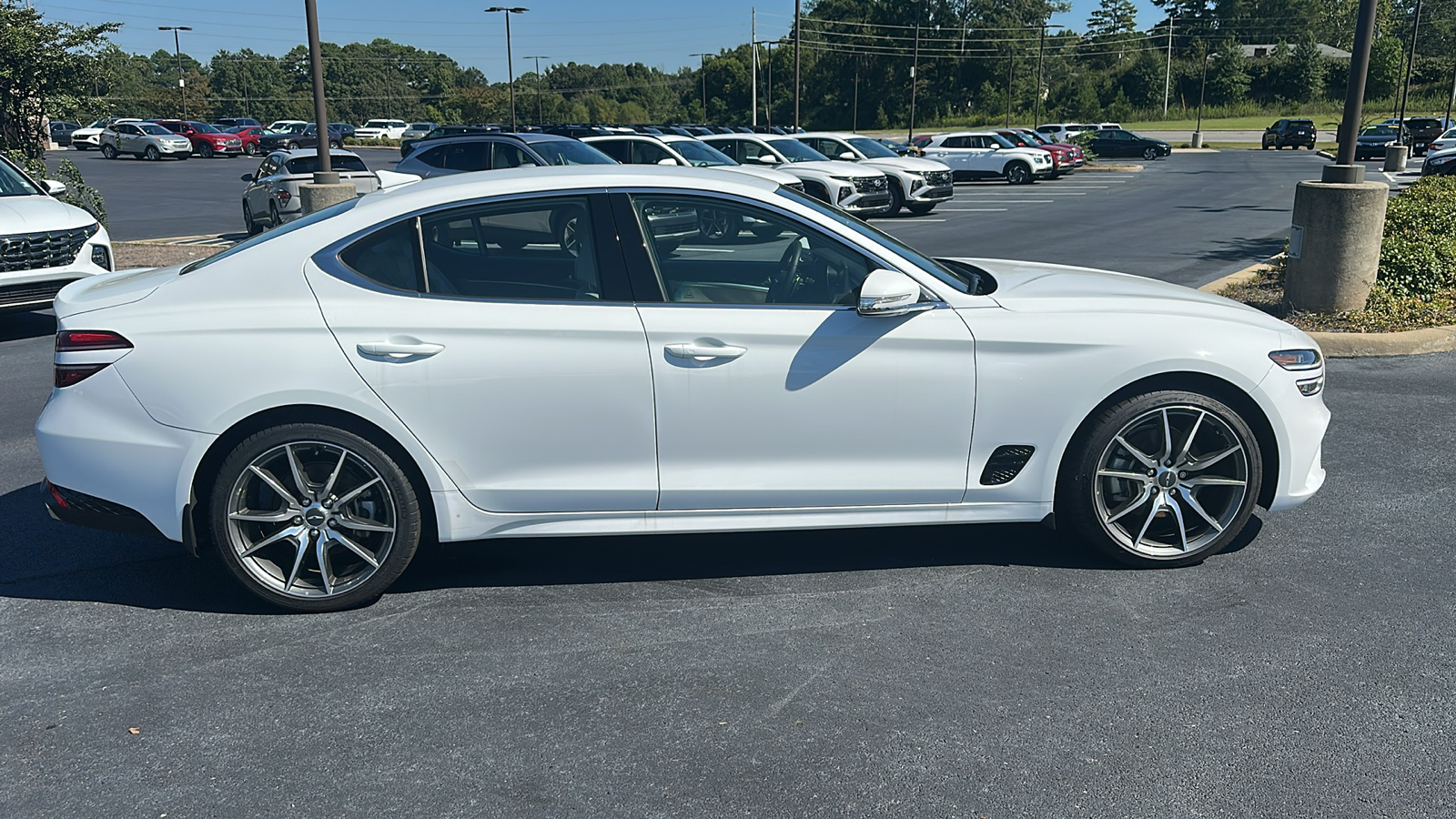 2023 Genesis G70  8