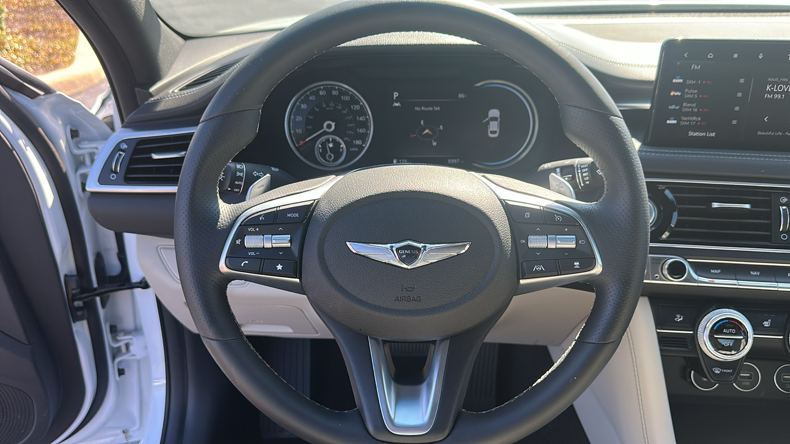 2023 Genesis G70  15