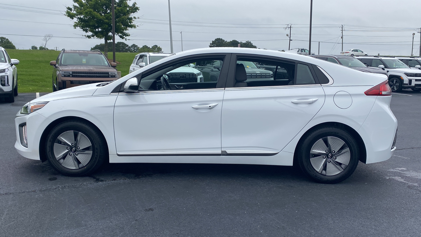 2021 Hyundai Ioniq Hybrid  4