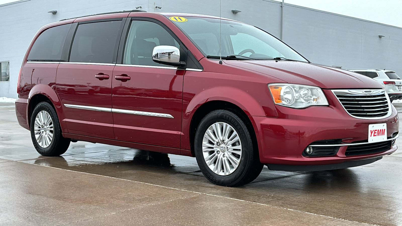 2011 CHRYSLER Town and Country  1