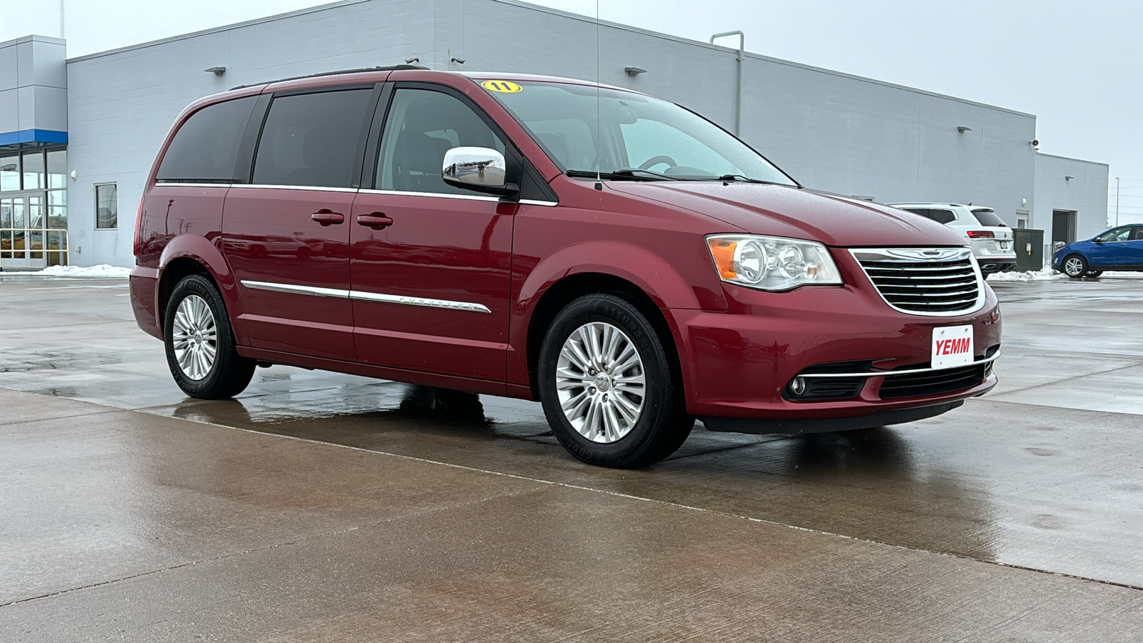 2011 CHRYSLER Town and Country  2