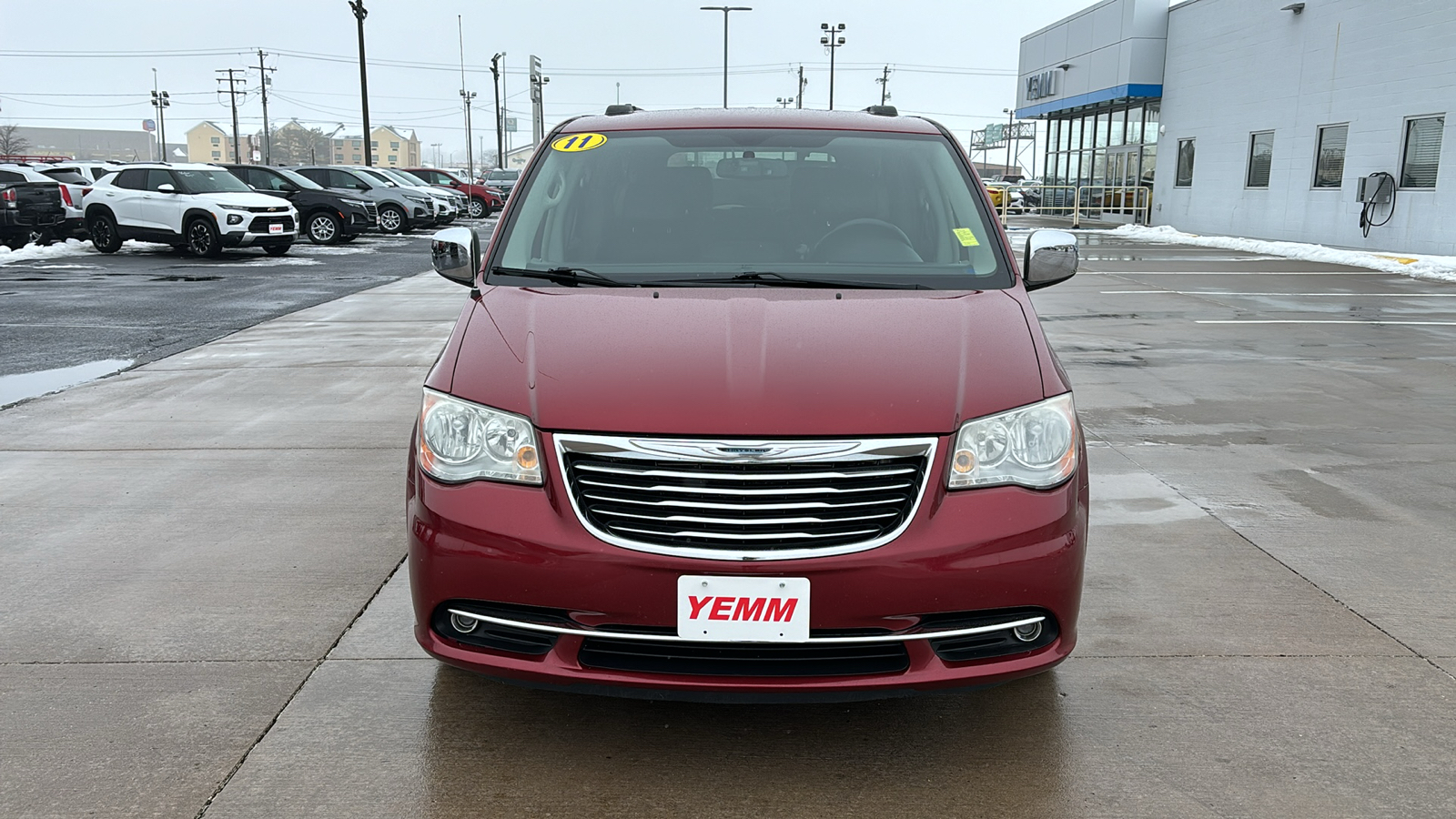 2011 CHRYSLER Town and Country  3