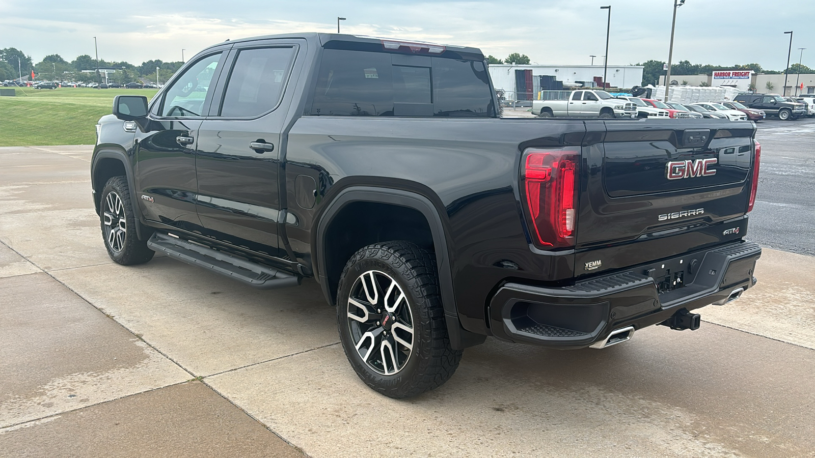 2024 GMC Sierra 1500 AT4 6