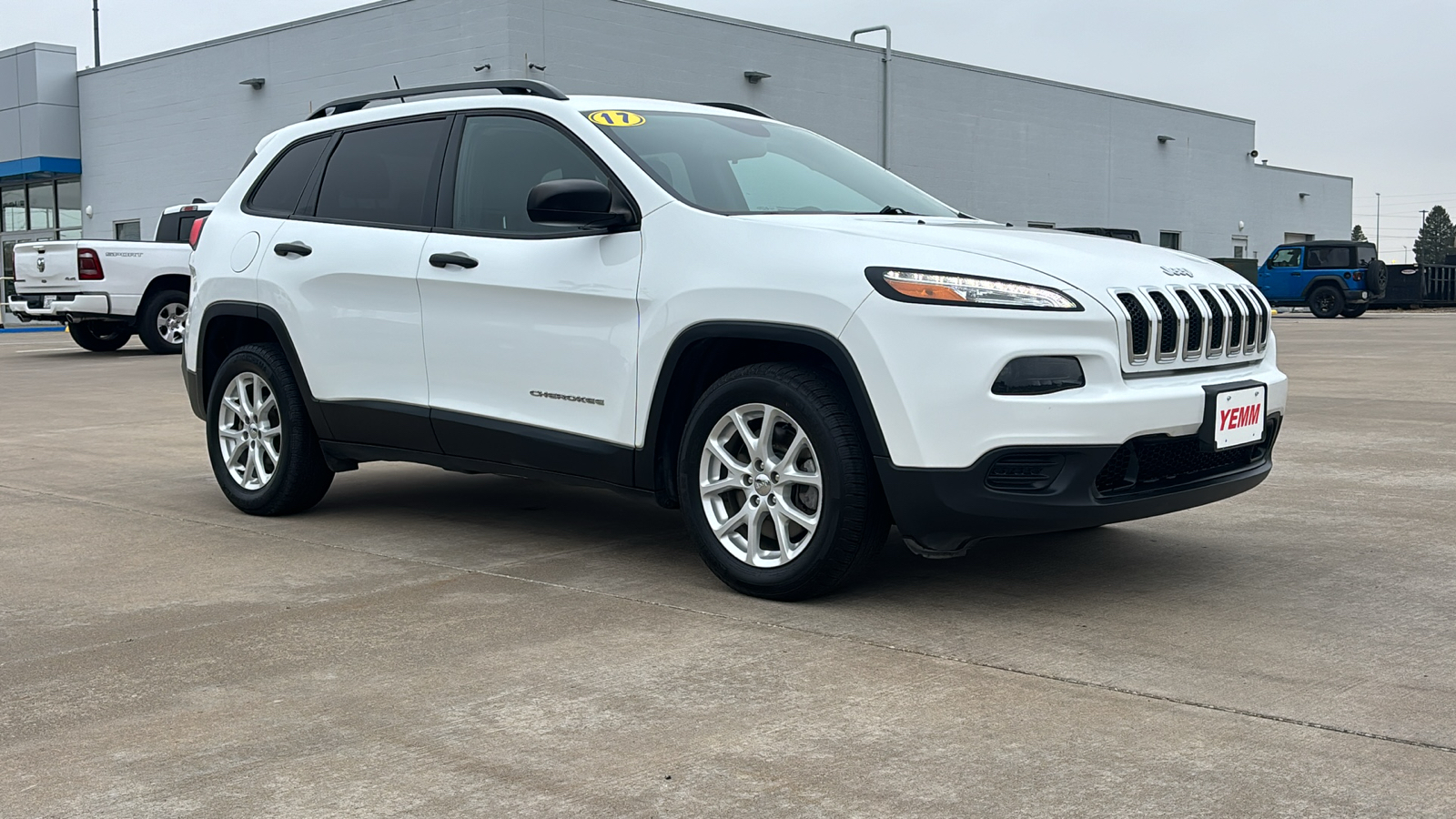 2017 Jeep Cherokee Sport 2