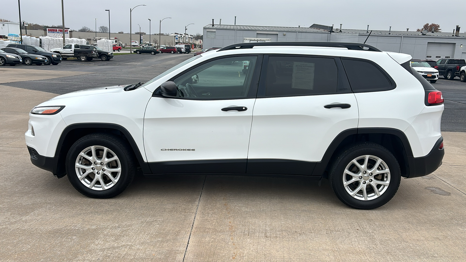 2017 Jeep Cherokee Sport 5