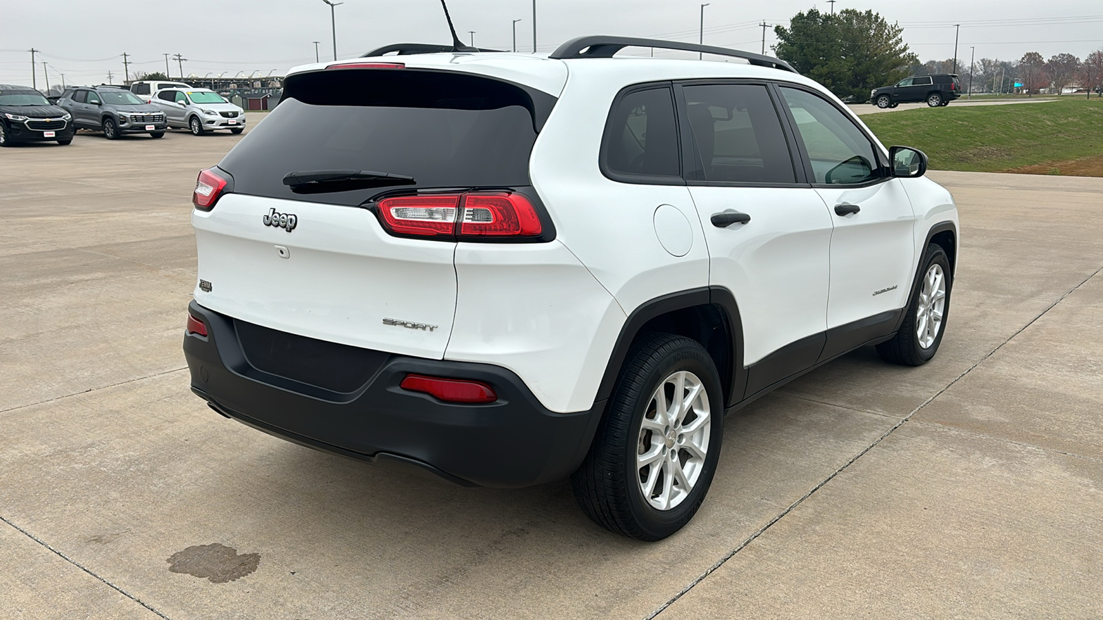 2017 Jeep Cherokee Sport 8