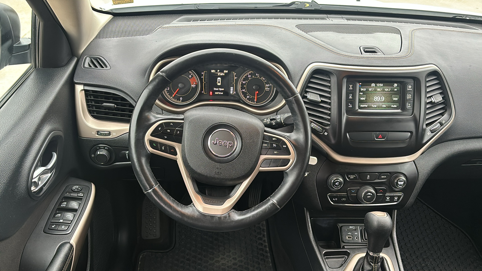 2017 Jeep Cherokee Sport 12