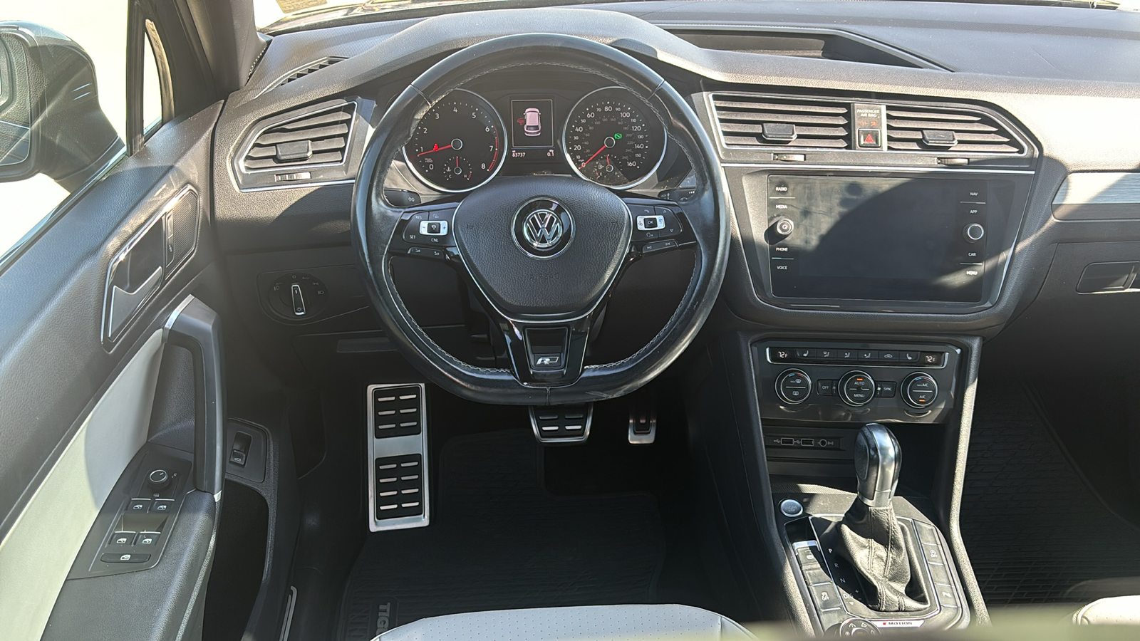 2018 Volkswagen Tiguan 2.0T SEL 12