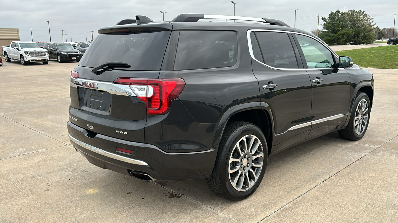 2020 GMC Acadia Denali 8