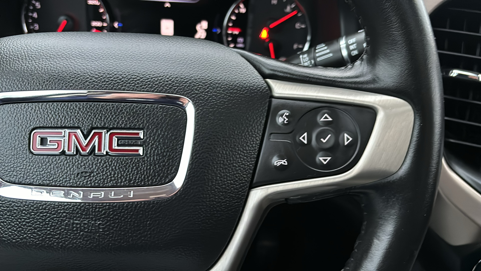 2020 GMC Acadia Denali 15