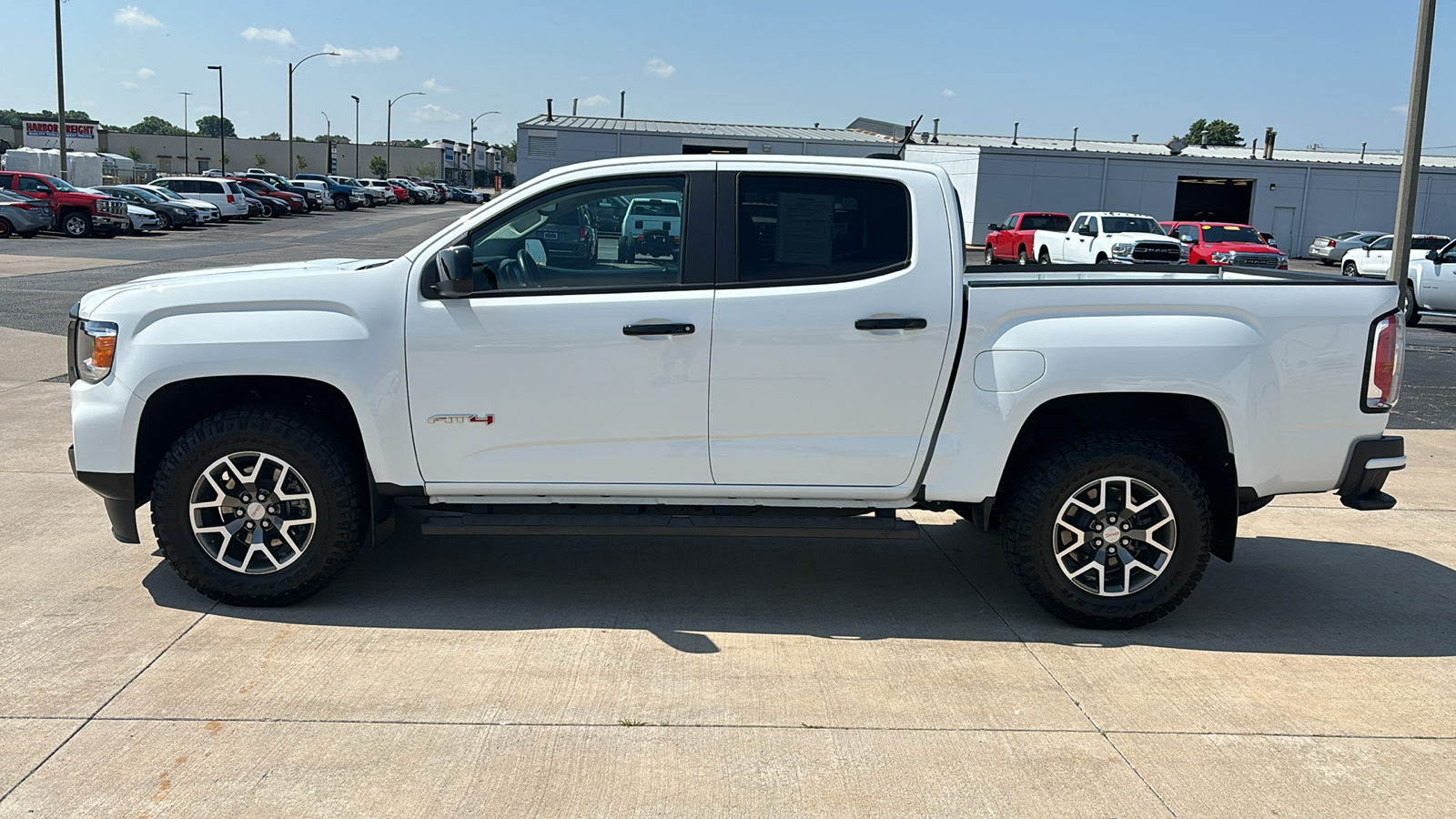 2022 GMC Canyon AT4 w/Leather 5