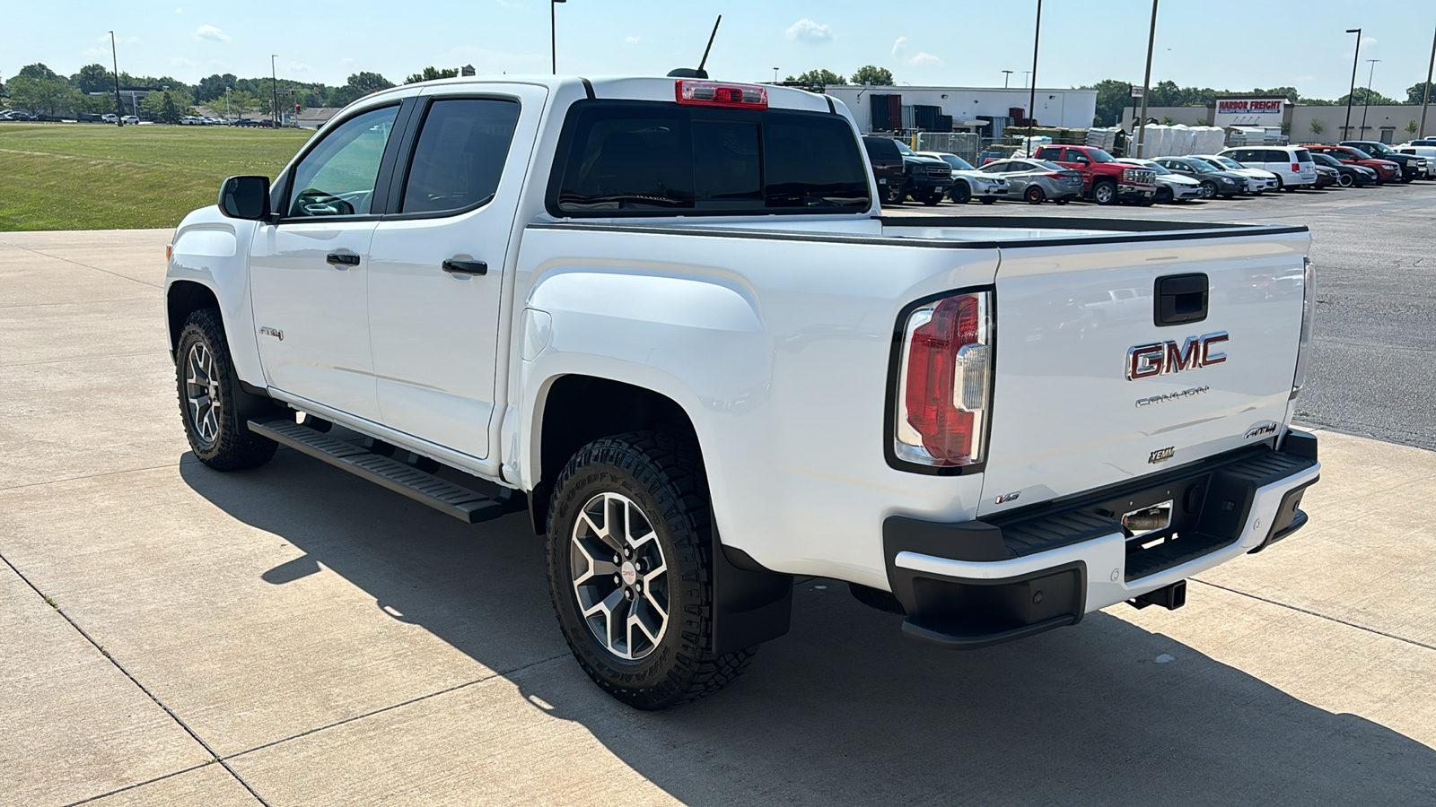 2022 GMC Canyon AT4 w/Leather 6