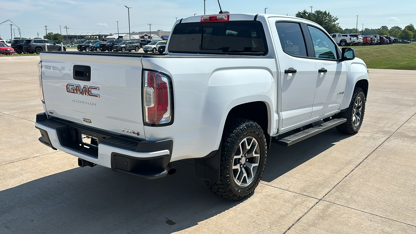 2022 GMC Canyon AT4 w/Leather 8