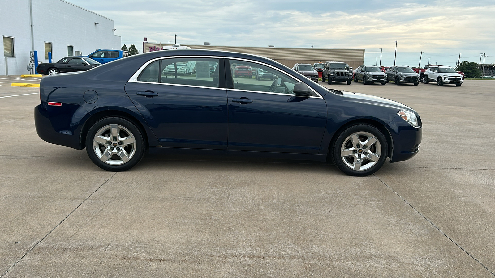 2011 Chevrolet Malibu LS 9