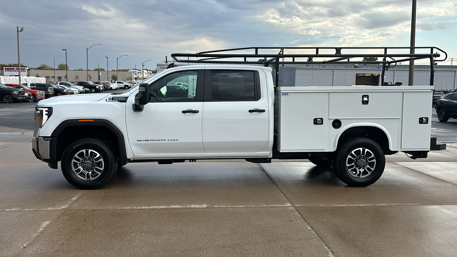 2024 GMC Sierra 3500HD Pro 5