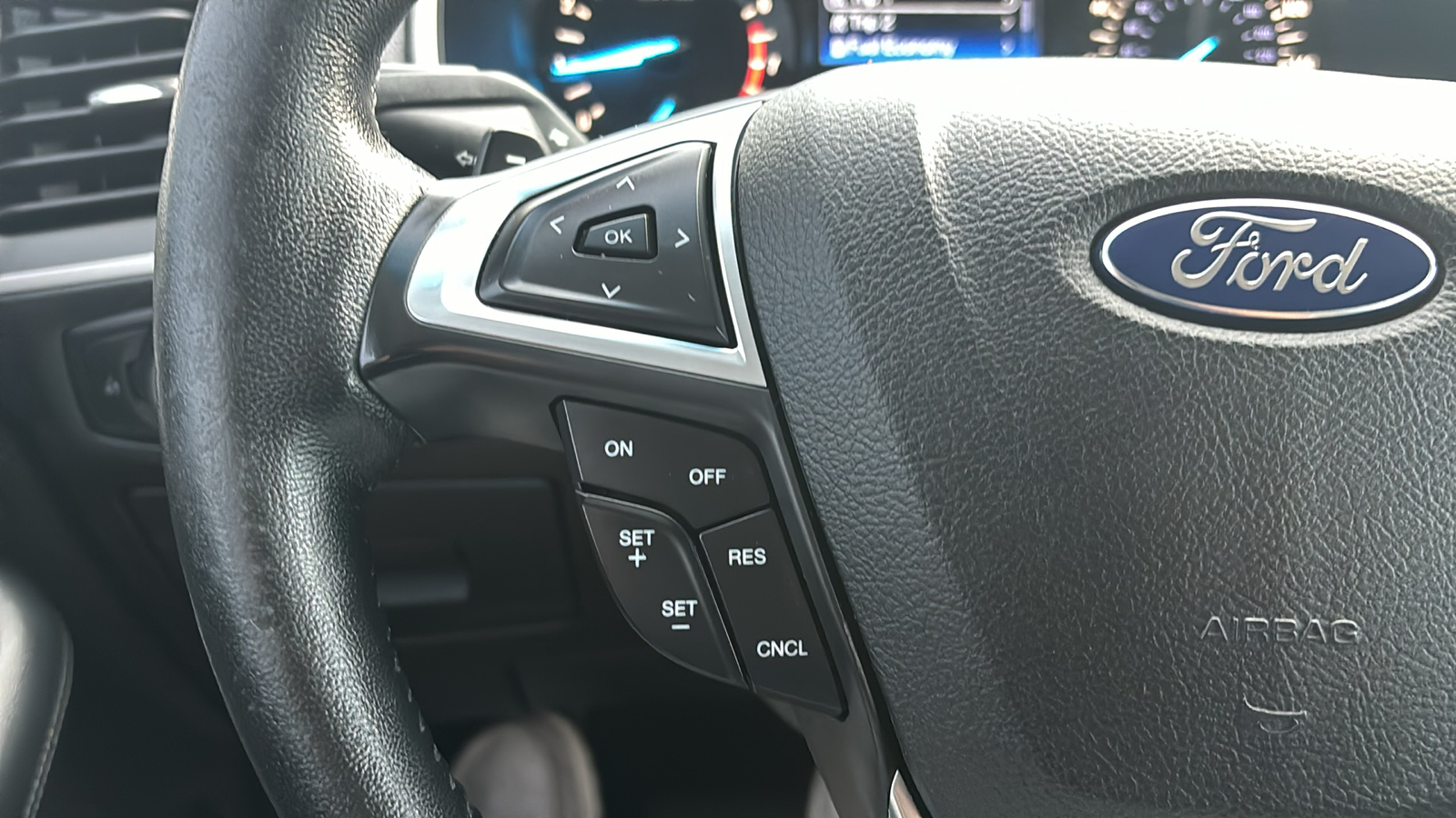 2017 Ford Edge SEL 14