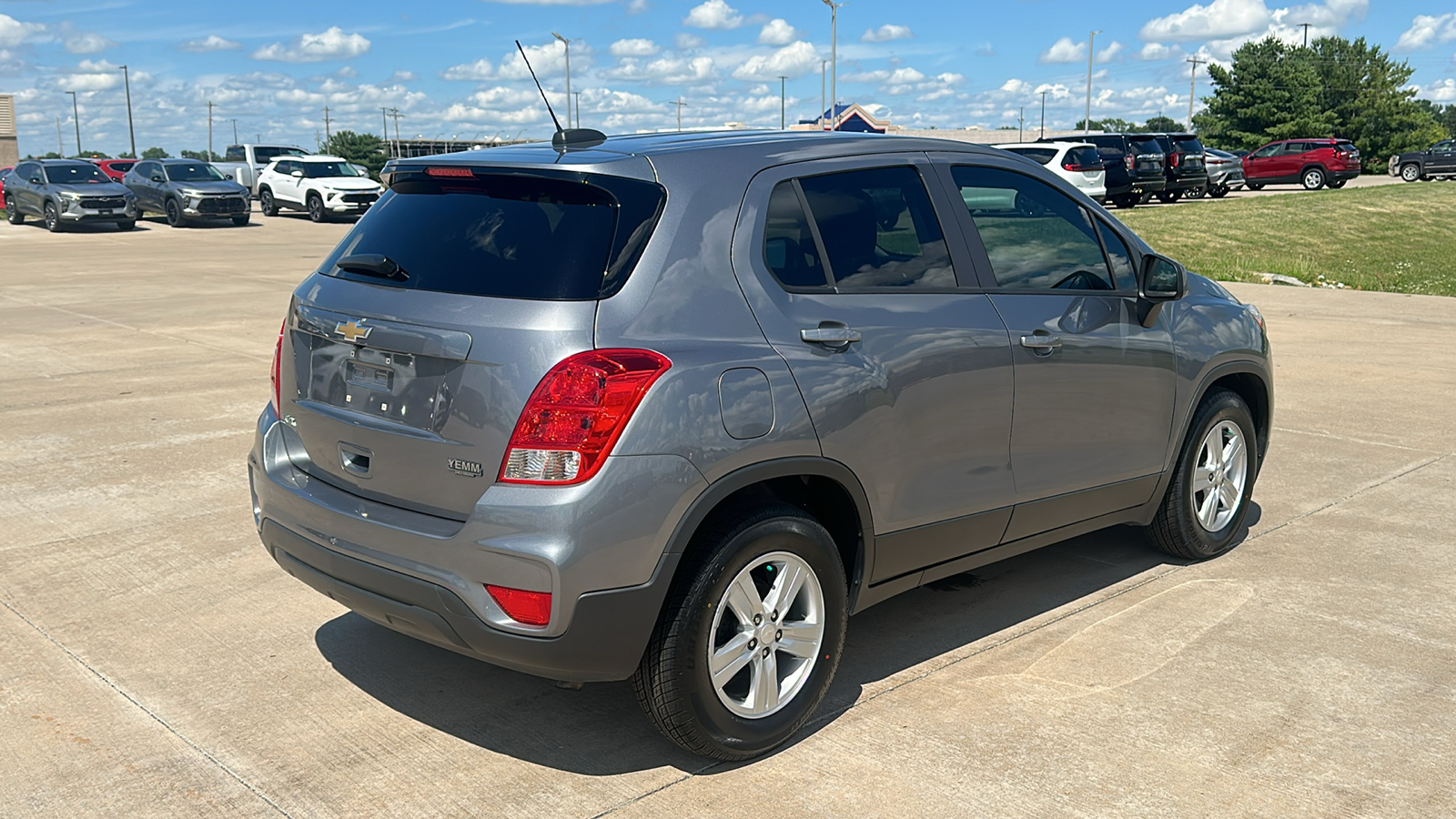 2020 Chevrolet Trax LS 8