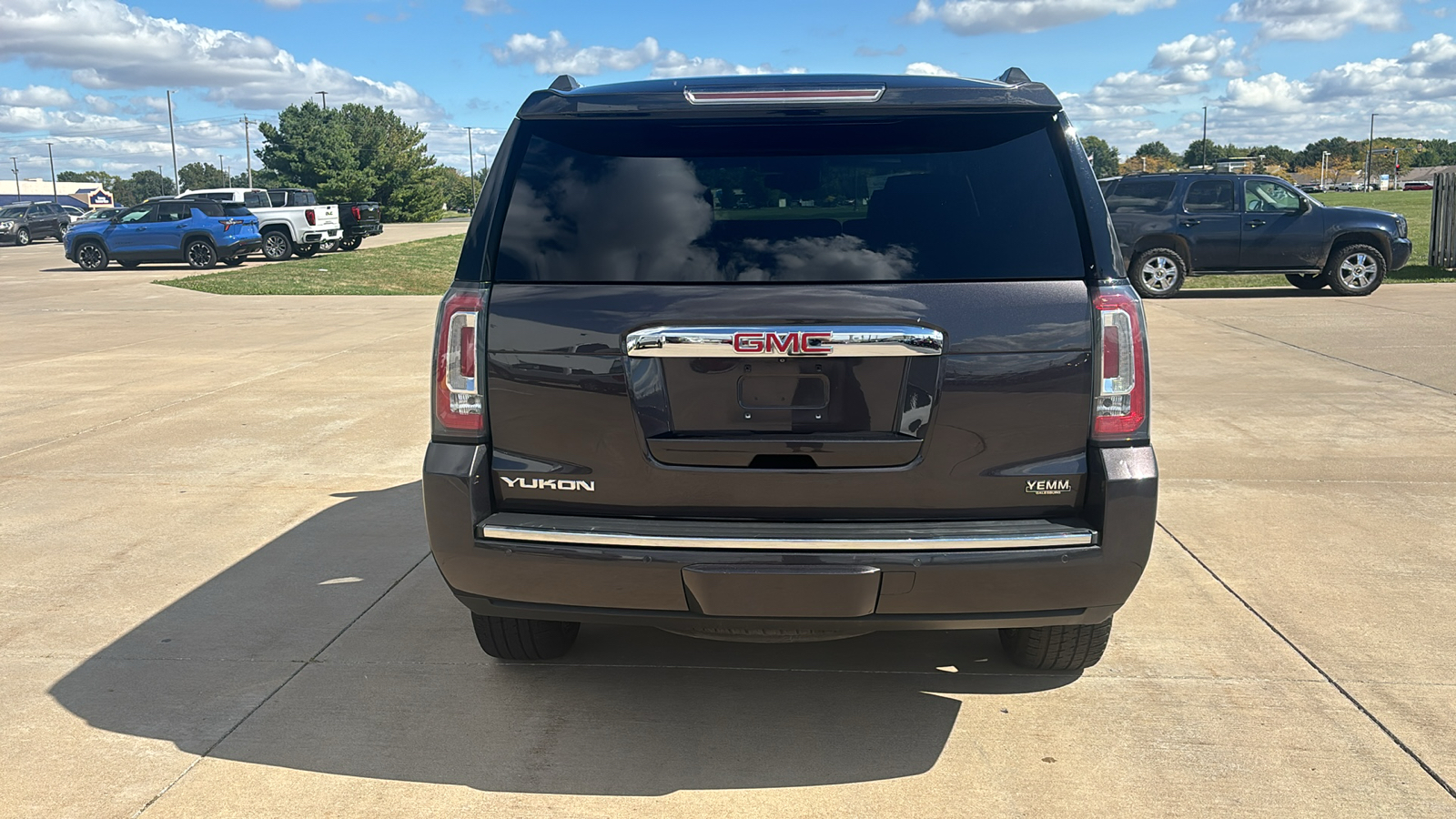 2015 GMC Yukon  7