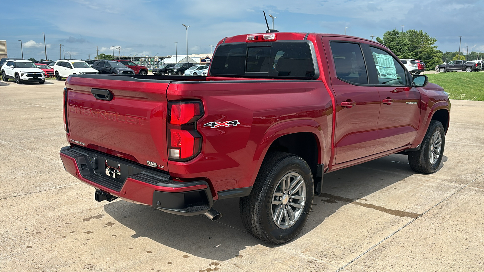 2024 Chevrolet Colorado LT 8