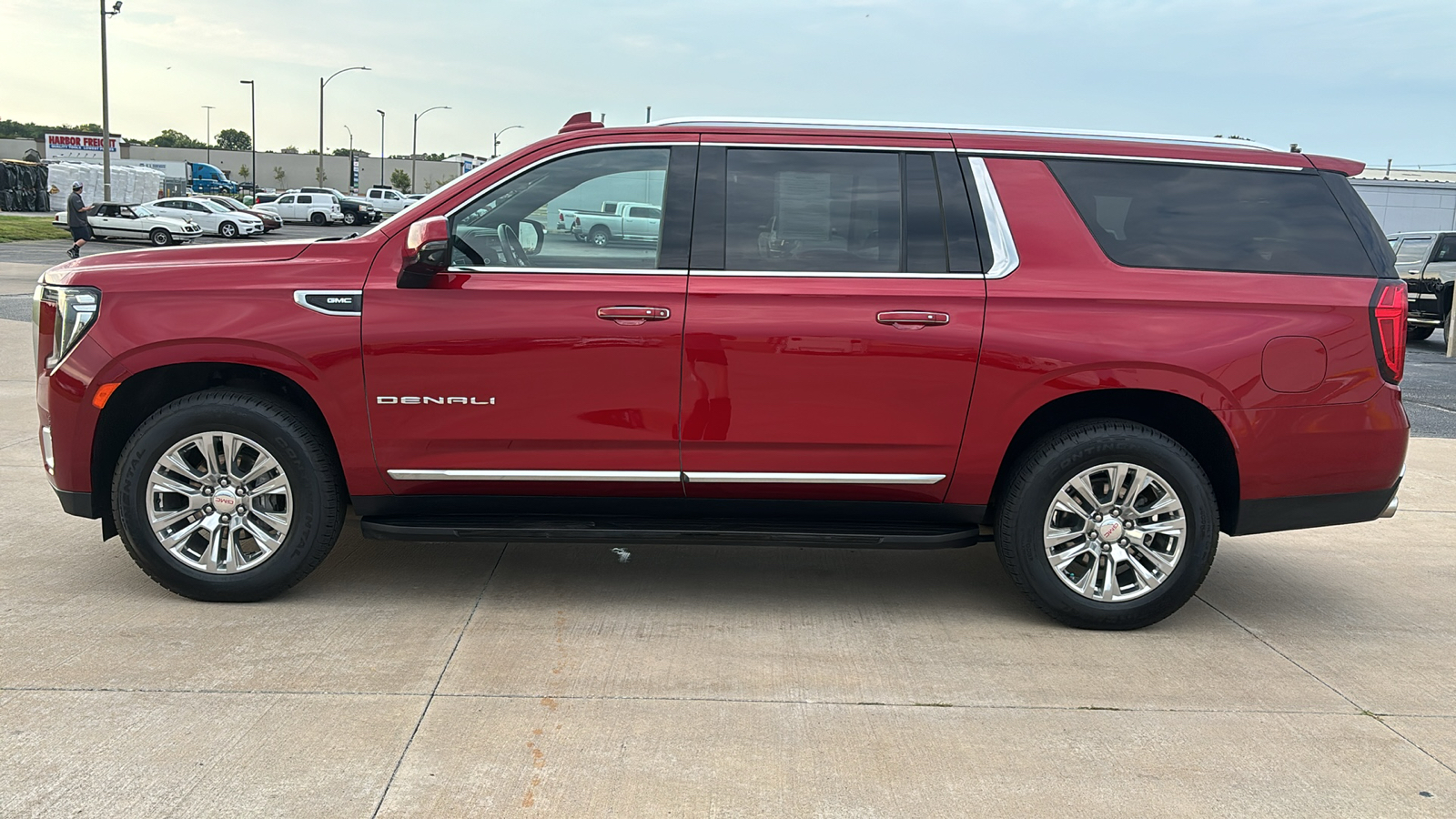 2022 GMC Yukon XL Denali 5