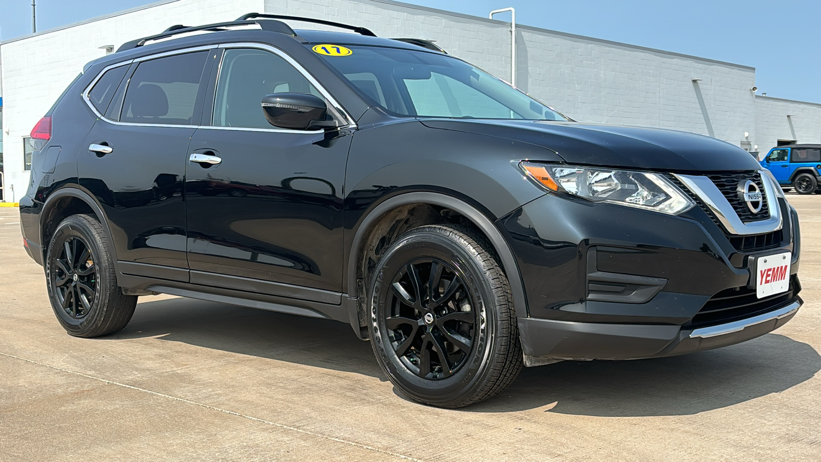 2017 Nissan Rogue SV 1