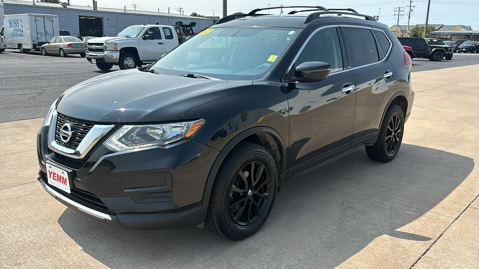 2017 Nissan Rogue SV 4