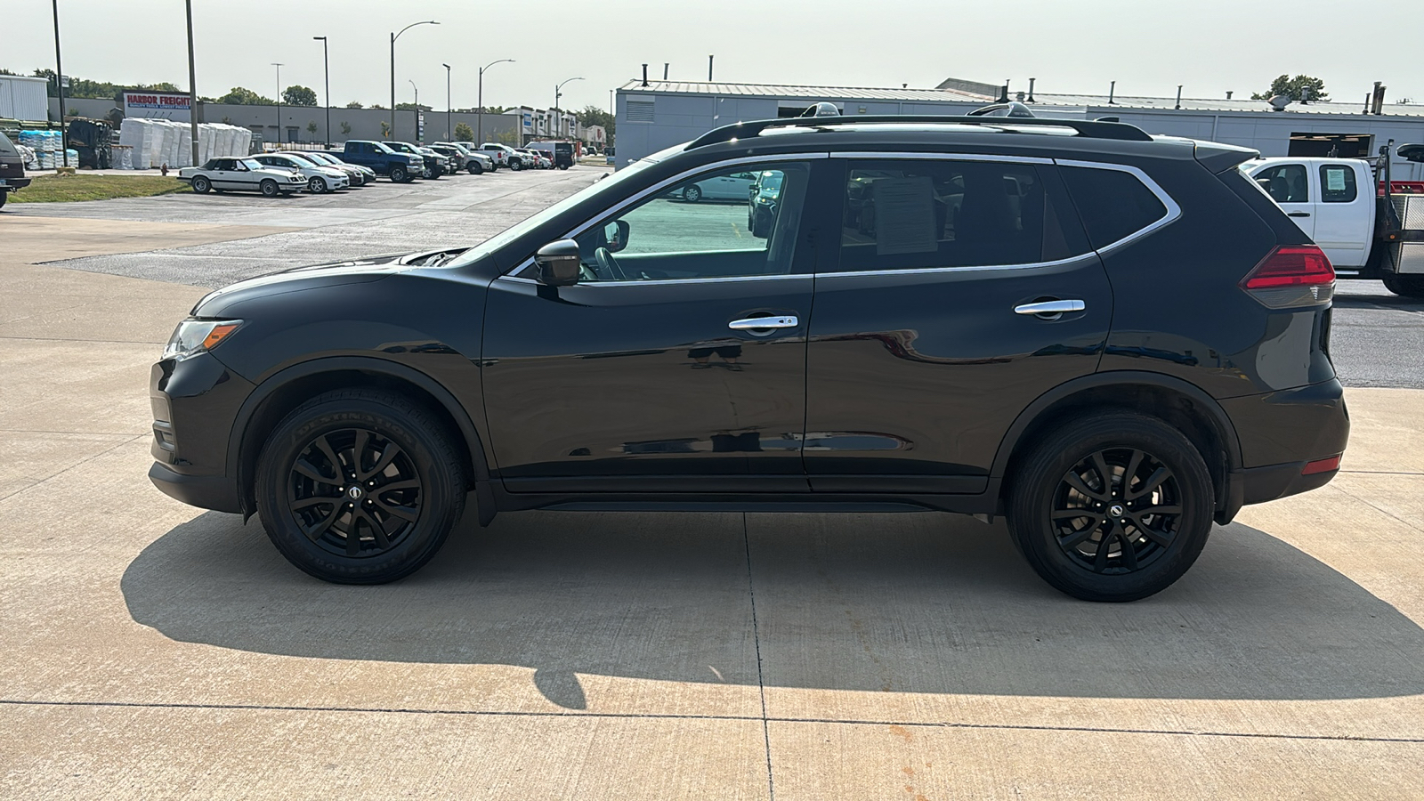 2017 Nissan Rogue SV 5