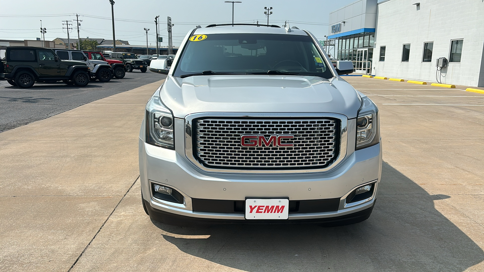 2016 GMC Yukon XL Denali 3