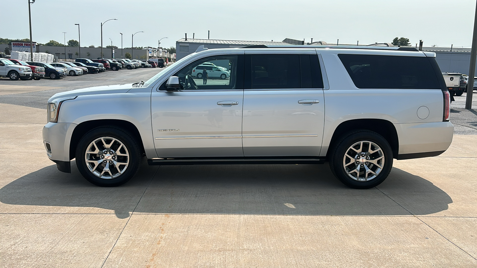 2016 GMC Yukon XL Denali 5