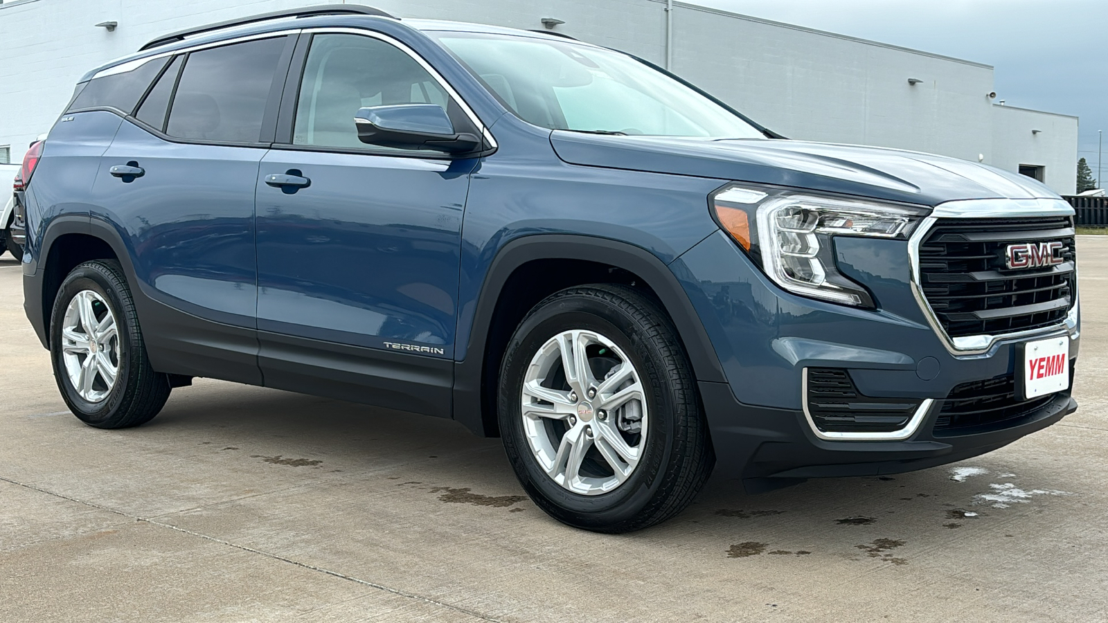 2024 GMC Terrain SLE 1