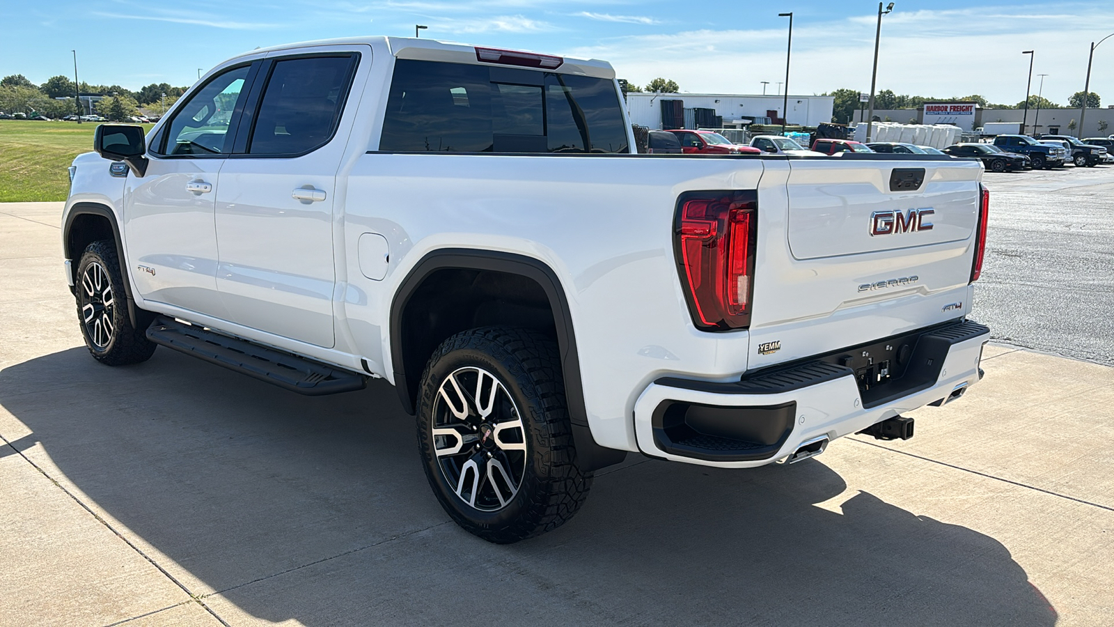 2024 GMC Sierra 1500 AT4 6