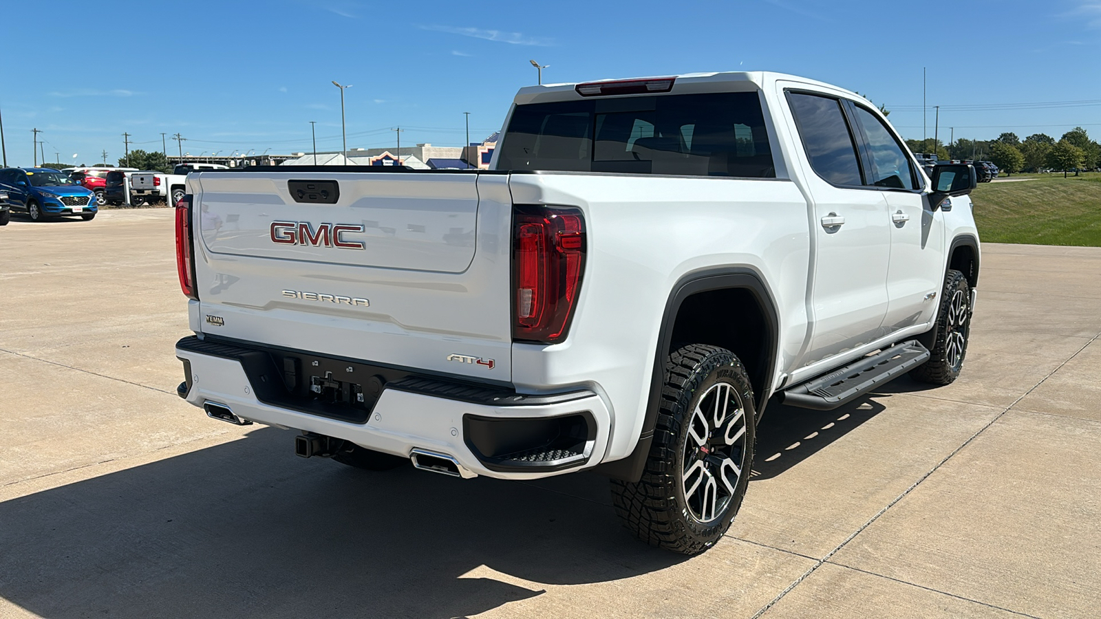 2024 GMC Sierra 1500 AT4 8