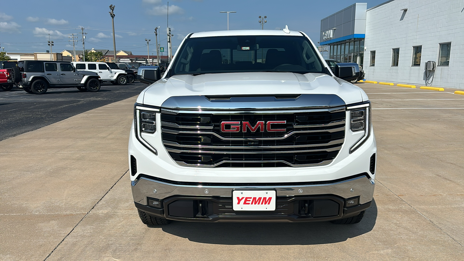 2024 GMC Sierra 1500 SLT 3