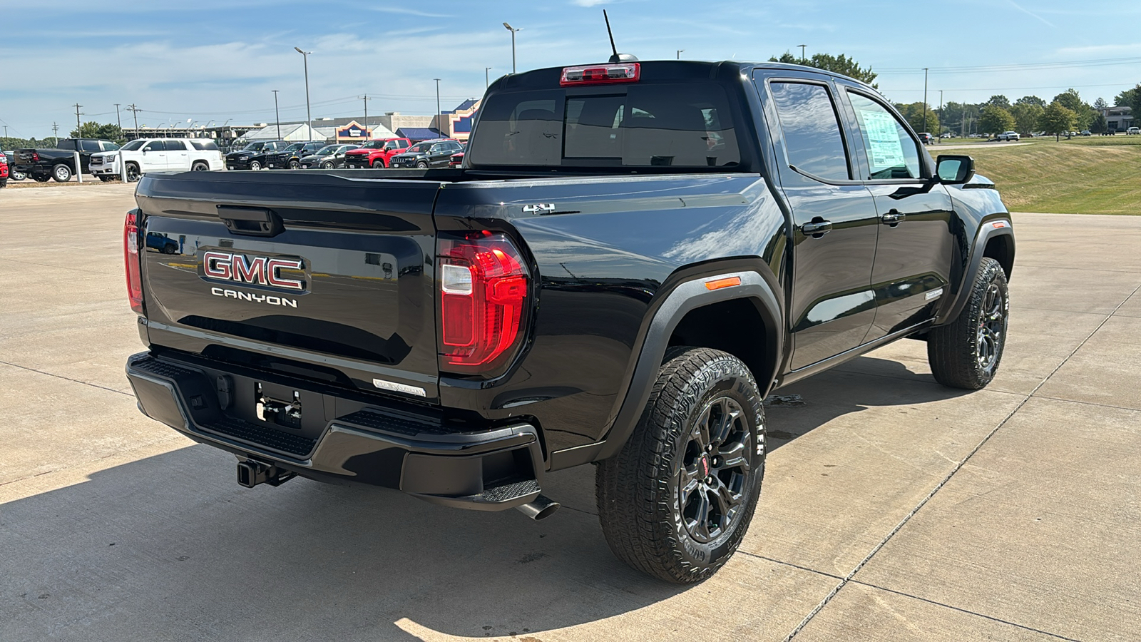 2024 GMC Canyon Elevation 8