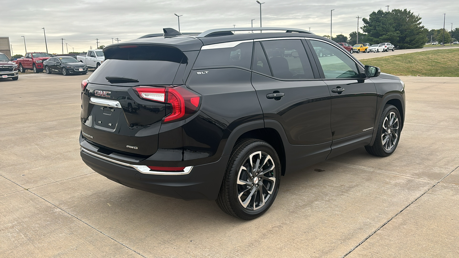 2024 GMC Terrain SLT 8