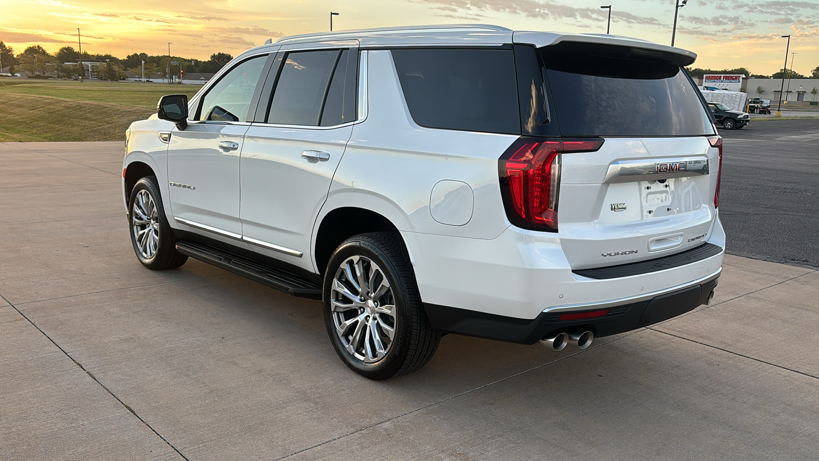 2024 GMC Yukon Denali 6