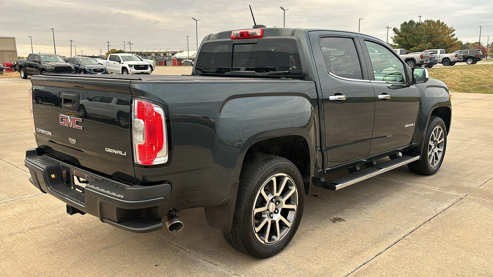 2017 GMC Canyon Denali 8