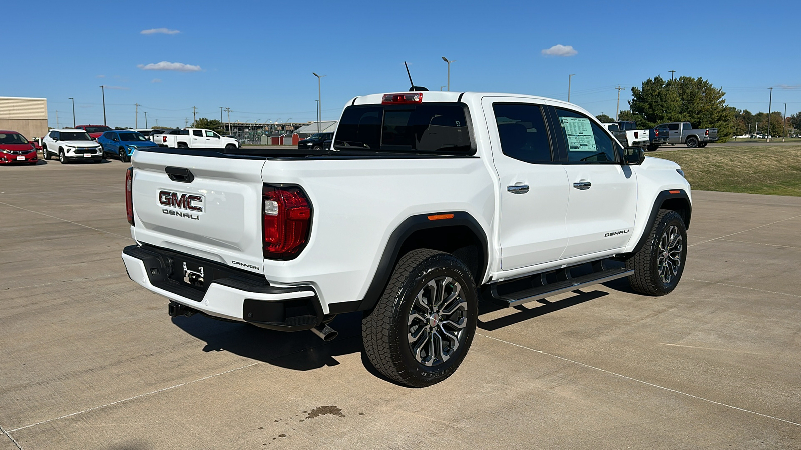 2024 GMC Canyon Denali 8