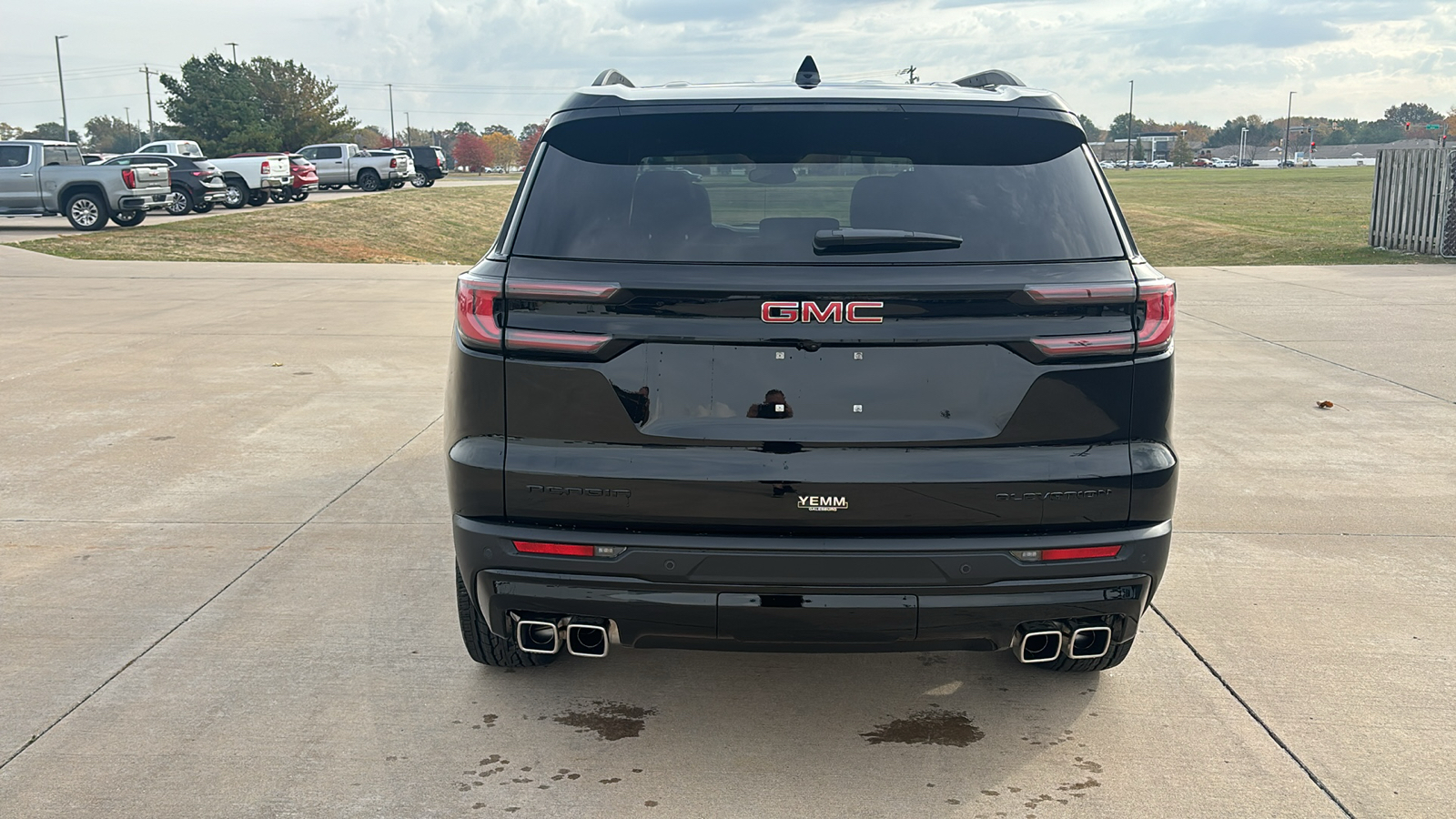 2024 GMC Acadia Elevation 7