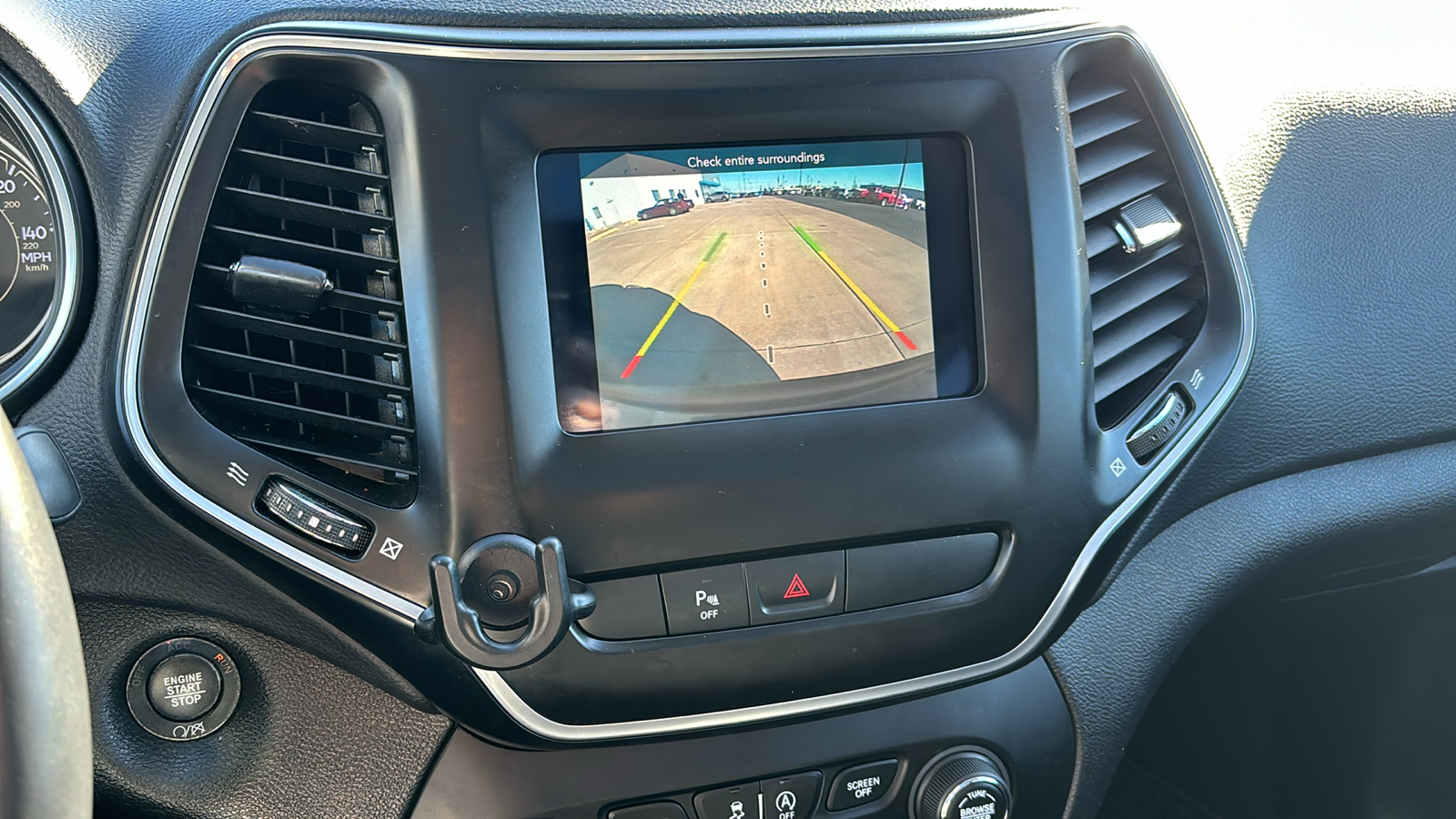 2019 Jeep Cherokee Latitude Plus 17