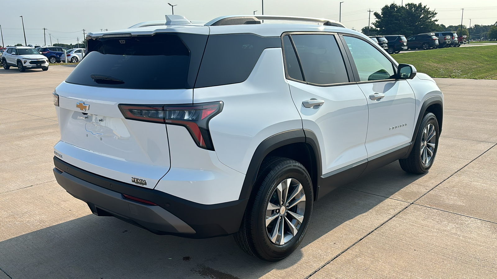 2025 Chevrolet Equinox LT 8