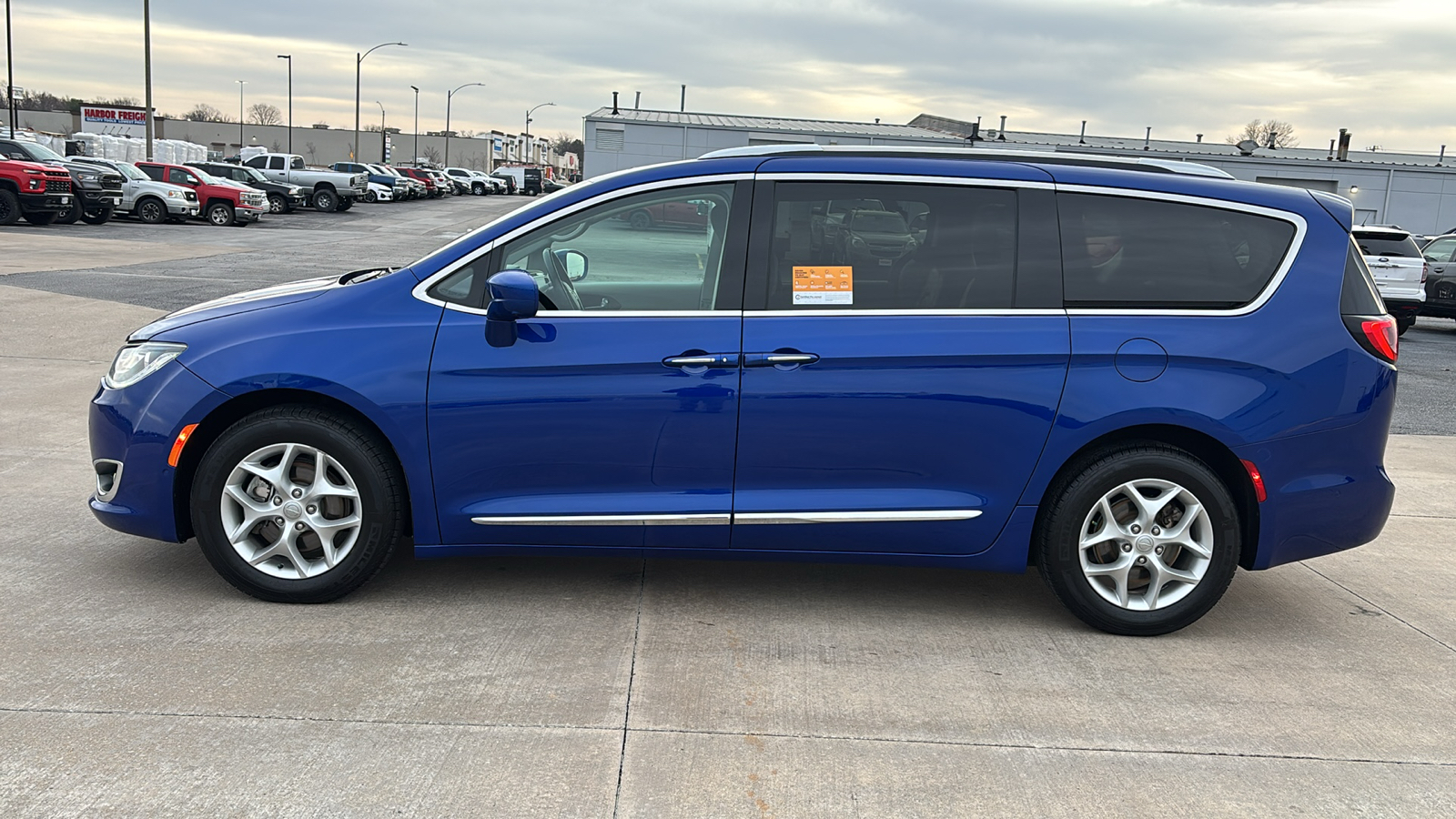 2019 Chrysler Pacifica Touring L 5