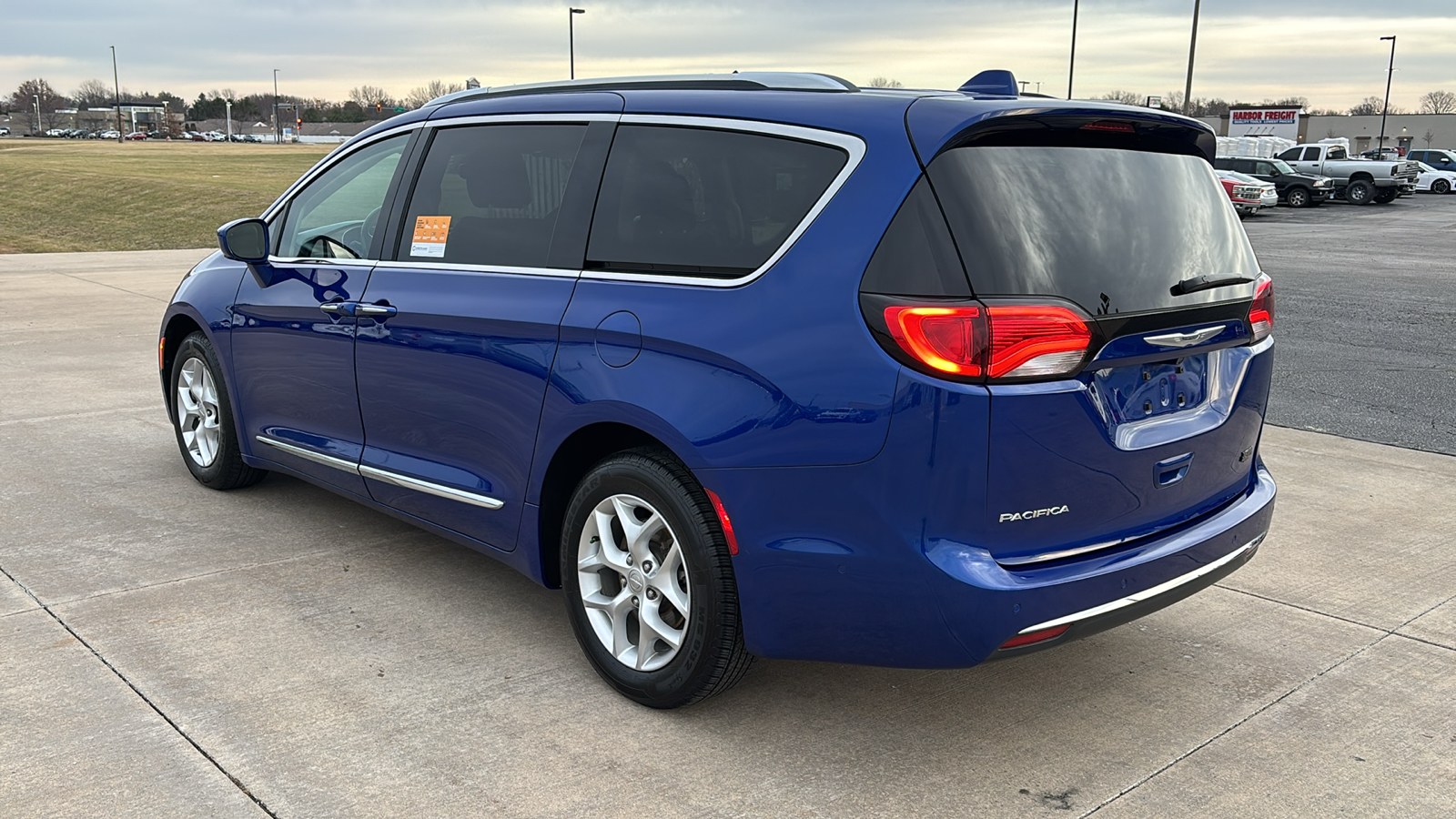 2019 Chrysler Pacifica Touring L 6