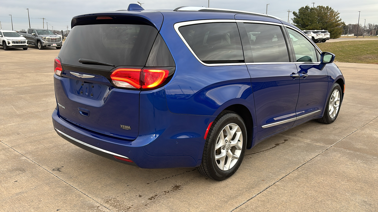 2019 Chrysler Pacifica Touring L 8