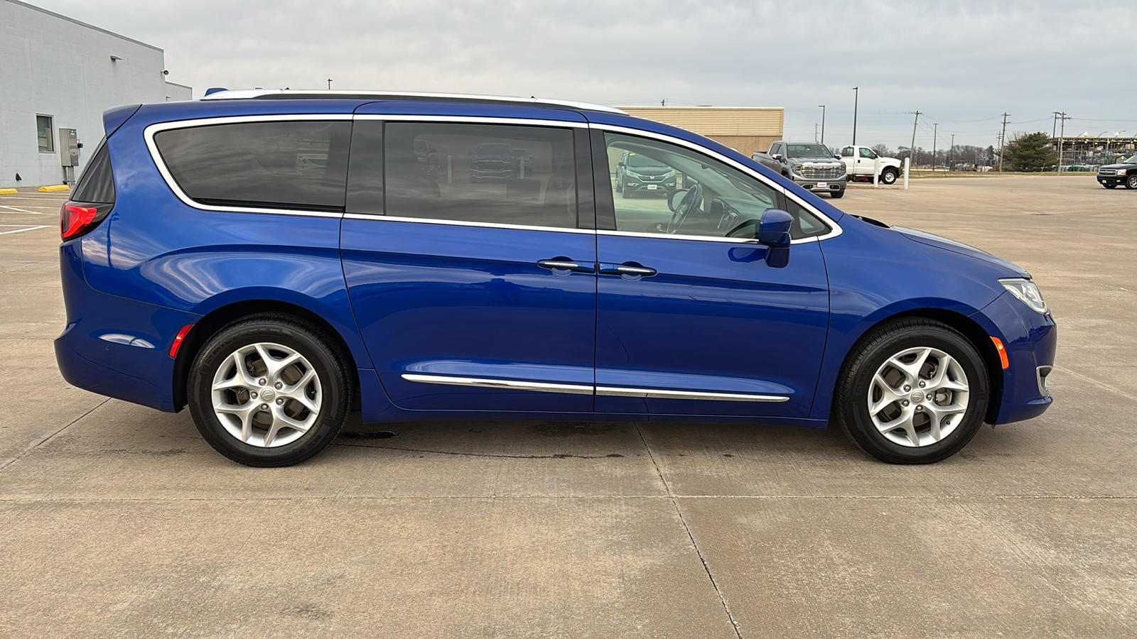 2019 Chrysler Pacifica Touring L 9