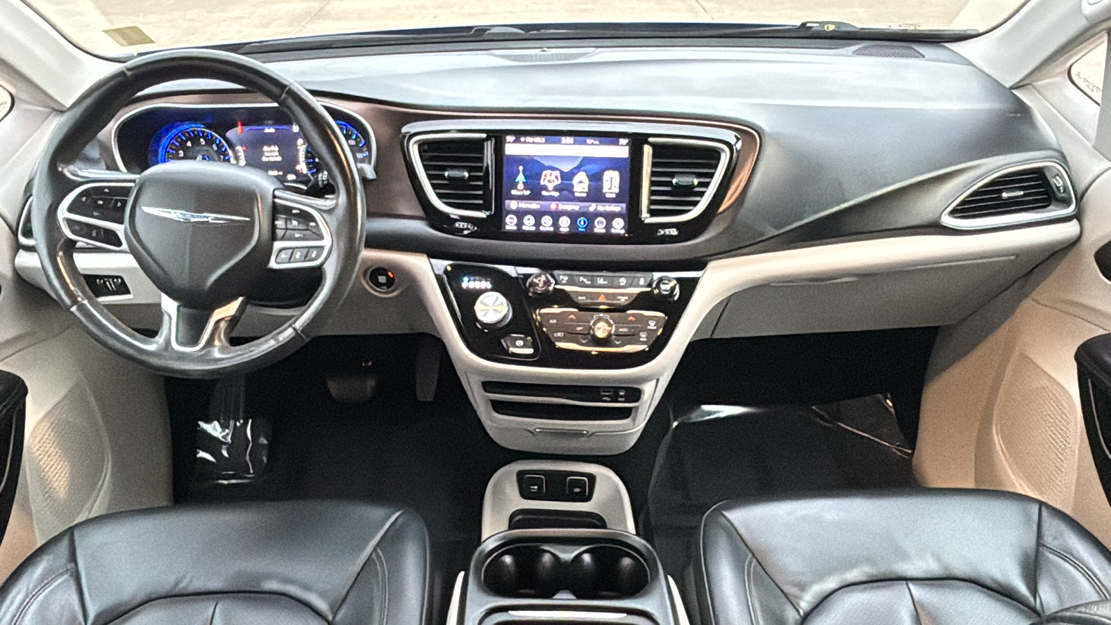 2019 Chrysler Pacifica Touring L 11